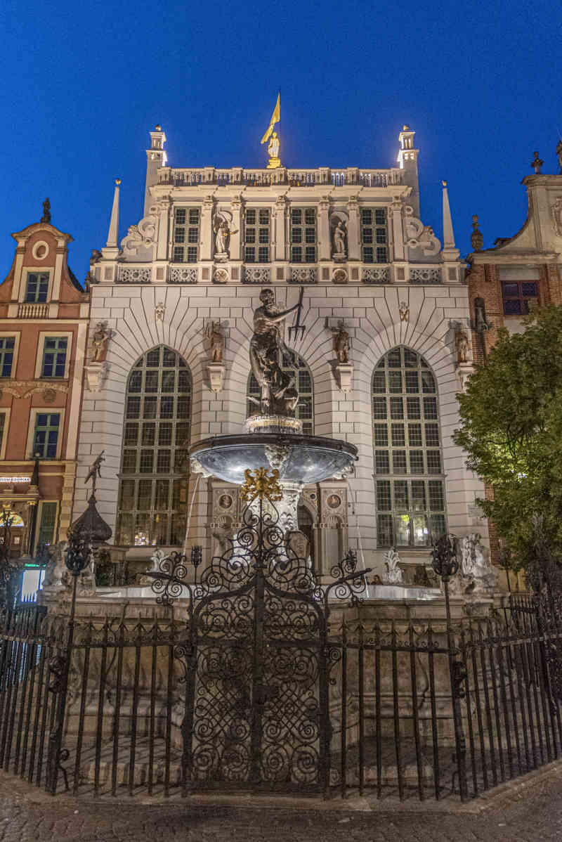 Polonia - Gdansk 060 - fuente de Neptuno.jpg